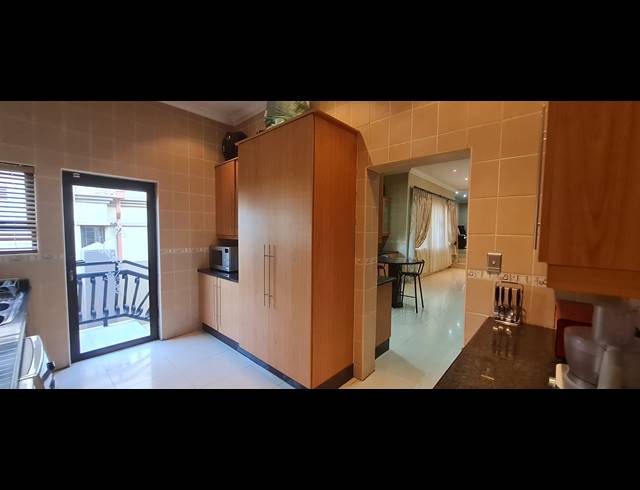 4 BEDROOM GOLF ESTATE FOR SALE IN BLUE VALLEY GOLF ESTATE